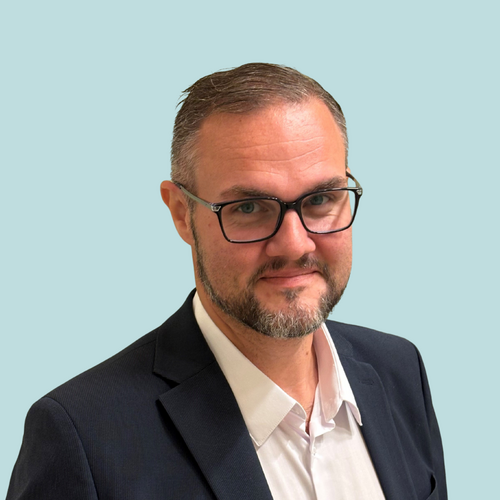 Recura Akademie Denny Köppen stellvertretender Schulleiter und Lehrkraft der Pflegeschule