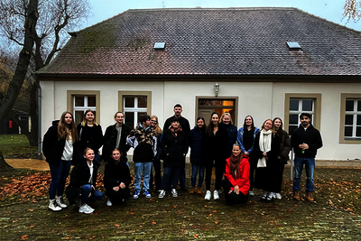 Ausflug der Schule für Sozialberufe in die historische Reckahner Dorfschule