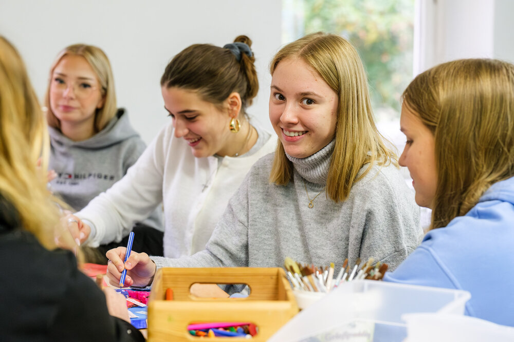 Recura Akademie Beelitz Ausbildung zum:zur Sozialassistenten:in 1