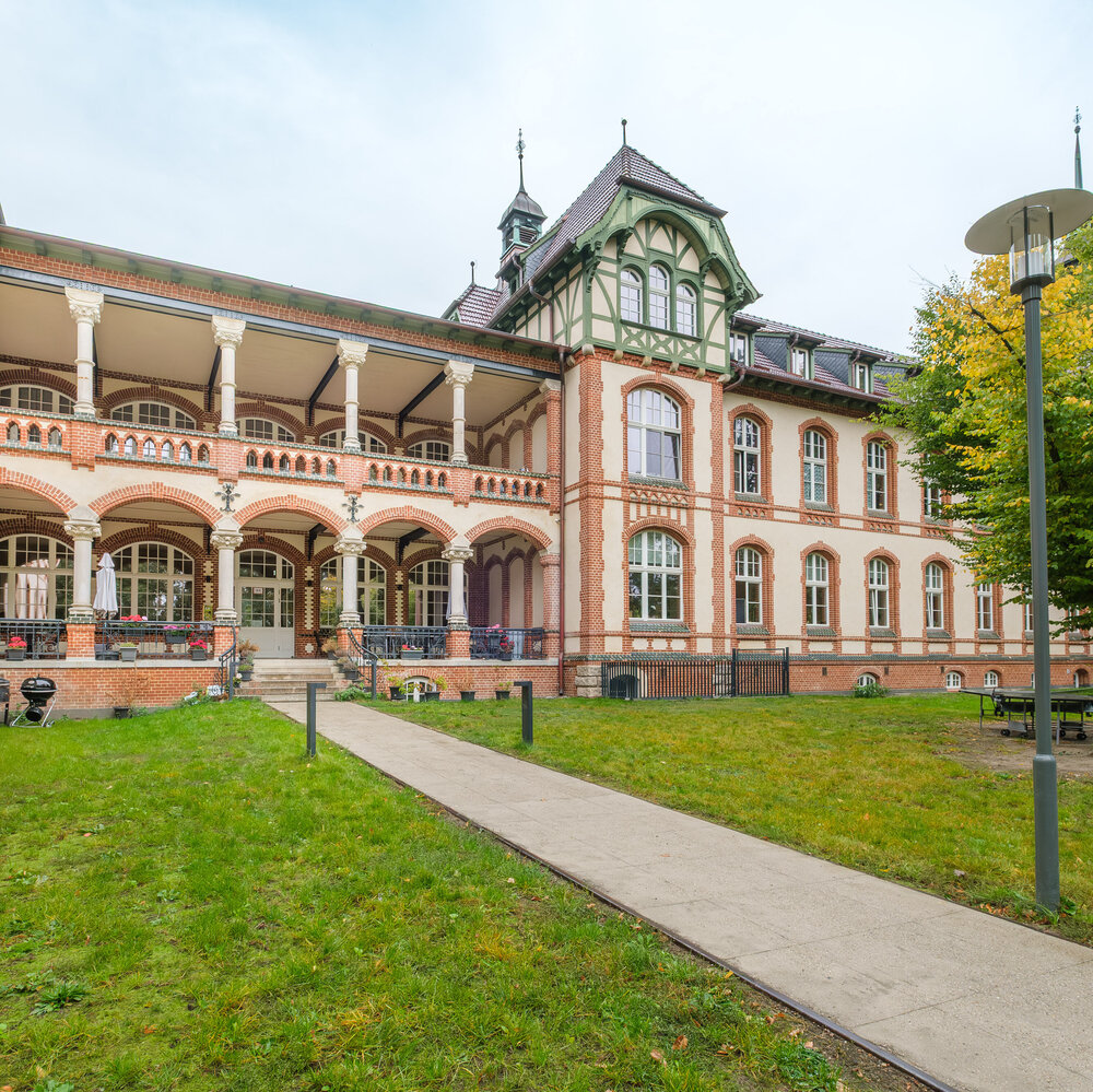 Geäude der Akademie für Sozial- und Gesundheitsberufe (Recura Akademie Brandenburg) in Beelitz-Heilstätten